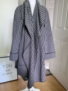 Janska Women's Open Front Door Black & Cream Houndstooth Draped Coat